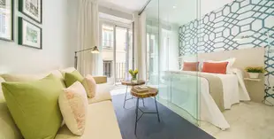 Luxury Silver Apartment just steps from Gran Vía by Batuecas