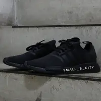 在飛比找蝦皮購物優惠-ADIDAS NMD R1 TRIPLE BLACK 黑魂 