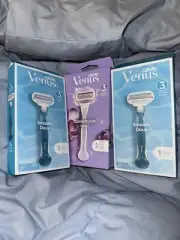Gillette Venus Comfort Glide Freesia Smooth Doux — 3 Razors and 4 Cartridges