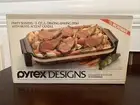 NIB Pyrex Designs Party Server 3 Qt Baking Dish With Brass Accent Cradle
