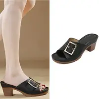 在飛比找momo購物網優惠-【0101】拖鞋 俐落大方飾釦釋壓高跟涼拖鞋(黑)