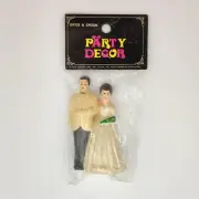 Vtg Plastic Bride & Groom Cake Topper 3.5" Tall Hong Kong Unique Ind. #D213