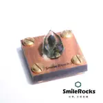 【SMILEROCKS 石麥】石麥水晶原礦 巴西老礦綠幽靈隨形水晶NO.042470702(SMILEPAD 4.5X4.5底板)