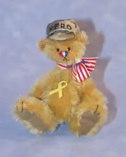 DEB CANHAM "PATRIOT BEAR" GOLD MOHAIR MINI W/ARMY HAT