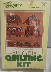 BEE CRAFTY FIRE ENGINE WALL HANGING OUILTING KIT NIP EXCELLENT NOS #1351