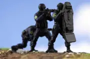 for FLOZ Russian Security Rapid Response Team 3 soldiers 1/72 Pre-built Model