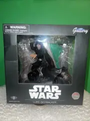 Star Wars Luke Skywalker Figure Disney Gallery Collectible BRAND NEW!!!