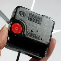 在飛比找ETMall東森購物網優惠-6168S掃描靜音機芯石英鐘表掛鐘芯 常用款配指針十字繡鐘D