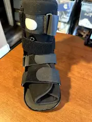 New Kefit Adult Medium Walking Boot Fracture Boot For Broken Foot Sprained Ankle