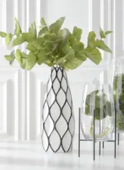 18.5 INCH BLACK & WHITE Diamond Pattern Vase