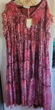 Taking Shape Dress Floral Feilds plus Size 16