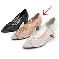 在飛比找蝦皮購物優惠-二手婚鞋 GDC婚鞋 36號 僅試穿 真皮粉色水鑽鏤空 真皮