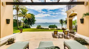 Stunning beachfront Flamingo mansion with incomparable ocean setting