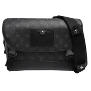 【Louis Vuitton 路易威登】M40511 MESSENGER PM VOYAGER Monogram帆布郵差包(中-黑灰)