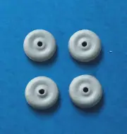 4 WHITE RUBBER TOY TIRES 1/2" -TOOTSIETOY BARCLAY HUBLEY MANOIL CAR TRUCK PLANE
