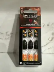 KISS imPress Press-On Limited Edition Glow in Dark Howl You Doing Nails