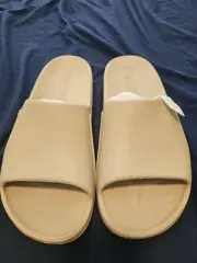 GYMSHARK Unisex Adult Rest Day Slides. Hen. Size (Men 9) (Women 10)