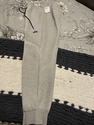 Nike Teck Women’s Gray Pants