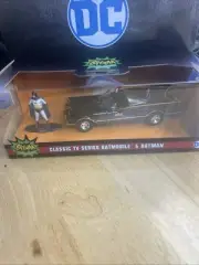 NEW Jada Toys 31703 Batman Classic 1966 TV BATMOBILE 1:32 Scale Vehicle & Figure