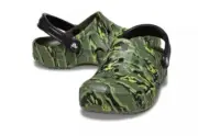 Crocs Baya Seasonal Printed Clogs Tiger Camouflage Camo Women’s Size 6 NEW