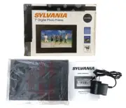 Sylvania SDPF757 7" Digital Picture Frame New in Box