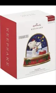 A CHARLIE BROWN CHRISTMAS SNOOPY NEW HALLMARK PEANUTS STORYTELLERS ORNAMENT NIB