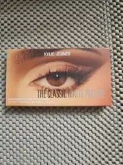 Kylie Cosmetics Kylie Jenner The Classic Matte Palette Pressed Eyeshadow Palette