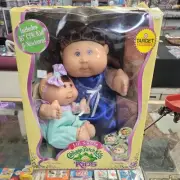 2006 Cabbage Patch Kids Lil Sisters Kid and Newborn ~HALEY & KAMRYN
