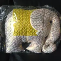 在飛比找蝦皮購物優惠-泰國代購大象造型玩偶抱枕