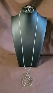 Paparazzi The Inner Workings Silver Necklace And Earrings