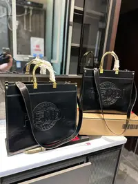 在飛比找Yahoo!奇摩拍賣優惠-【二手】 265 芬迪Logo的托特包fendi tote 