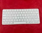Apple Magic Keyboard w. Touch ID Apple Silicon CPU Italian Silver w usb-c cable