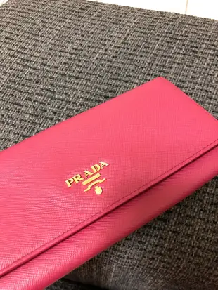 義大利製🇮🇹【PRADA】桃紅色防刮牛皮經典長夾