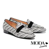 在飛比找momo購物網優惠-【MODA Luxury】復古清新漆皮條帶雙色編織樂福低跟鞋
