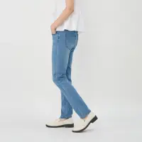 在飛比找momo購物網優惠-【GIORDANO 佐丹奴】女裝鬆緊腰錐形牛仔褲(75 淺藍
