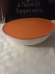 TUPPERWARE Chic Dining *White Outside Orange Inside + Seal* 15 cup Bowl New