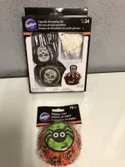 Wilton Spider Halloween Cupcake Decorating Kit 24 & 75 Baking Cups Eyeballs