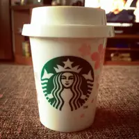 在飛比找蝦皮購物優惠-便宜收藏 Starbucks 絕版櫻花 行動電源