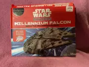 Disney Star wars builders millenium falcon box lid is open