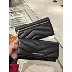 轉售全新 MICHAEL KORS 金標三形小香風 17卡釦式後拉鍊中長夾-優雅黑(MK 黑色 女夾 女長夾 女皮夾)