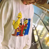 在飛比找蝦皮購物優惠-UNIQLO x KAWS x SESAME STREET 