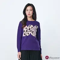 在飛比找Yahoo奇摩購物中心優惠-KeyWear奇威名品 經典緹花字母針織上衣-紫色