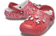 Crocs Classic Lined Holiday Charm Clog Christmas Red & White Men's 8 Women’s 10