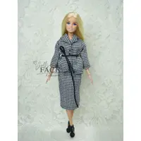 在飛比找蝦皮購物優惠-Barbie CLASSIC 兩件套娃娃手工衣服