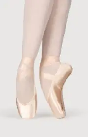 New Bloch Pointe Shoe - European Balance Size 3.5XX