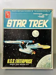 Star Trek The Original Series U.S.S. Enterprise NCC-1701 Model Kit AMT S951 1968