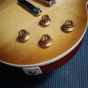 Gibson Slash Jessica Les Paul Standard Honey Burst With Red Back Ochanomizu Main