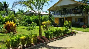 4 bedrooms villa at Foulpointe Madagascar 200 m away from the beach with sea view enclosed garden an