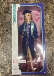 Barbie Graduation Day Fashion Doll 2017 Mattel FJH66