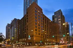 芝加哥尊盛酒店 - 市中心店Embassy Suites Chicago - Downtown